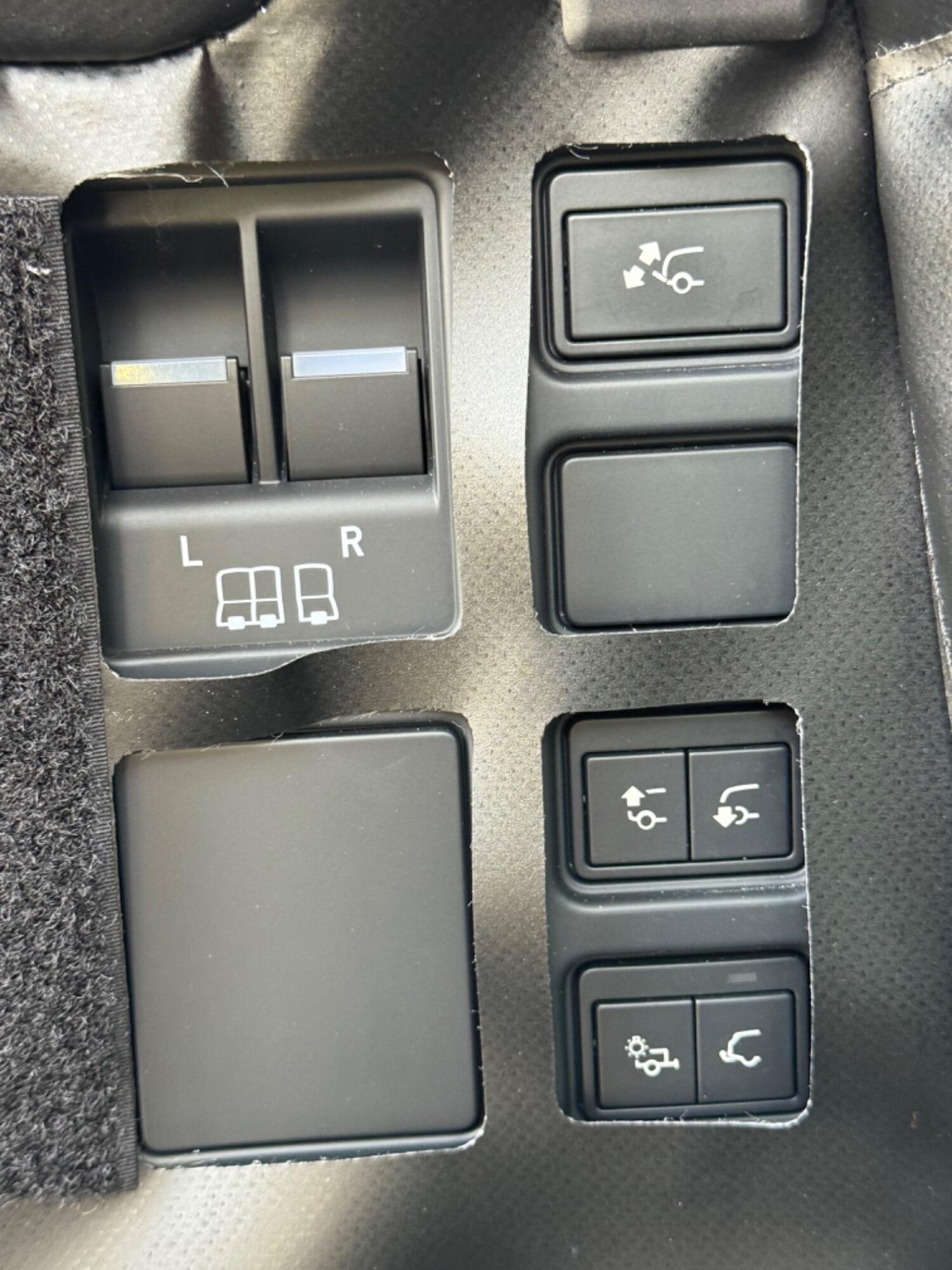 Used Land Rover Discovery 2023 for sale - 77014848: Photo 15