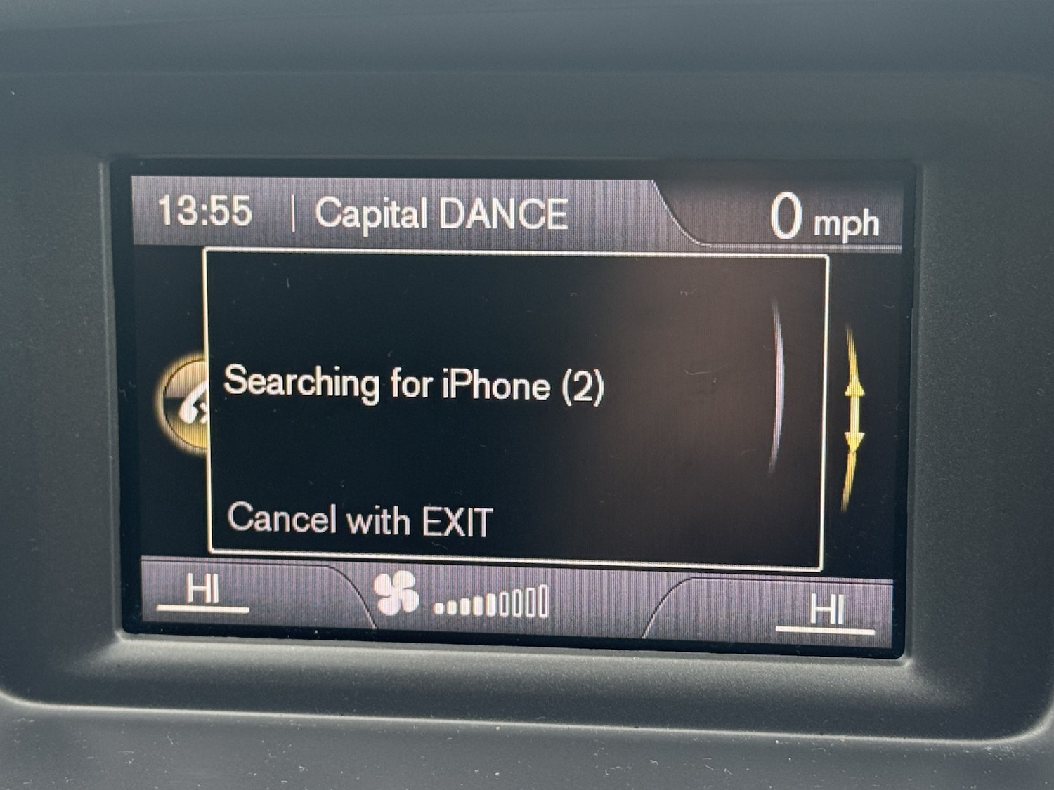 Used Volvo V40 2015 for sale - 77792826: Photo 15