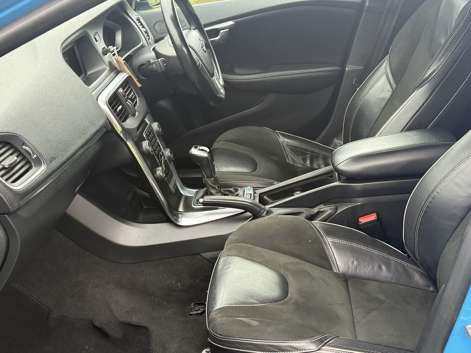 Used Volvo V40 2015 for sale - 77792826: Photo 3