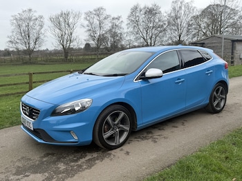 Used Volvo V40 2015 for sale - 77792826: Photo