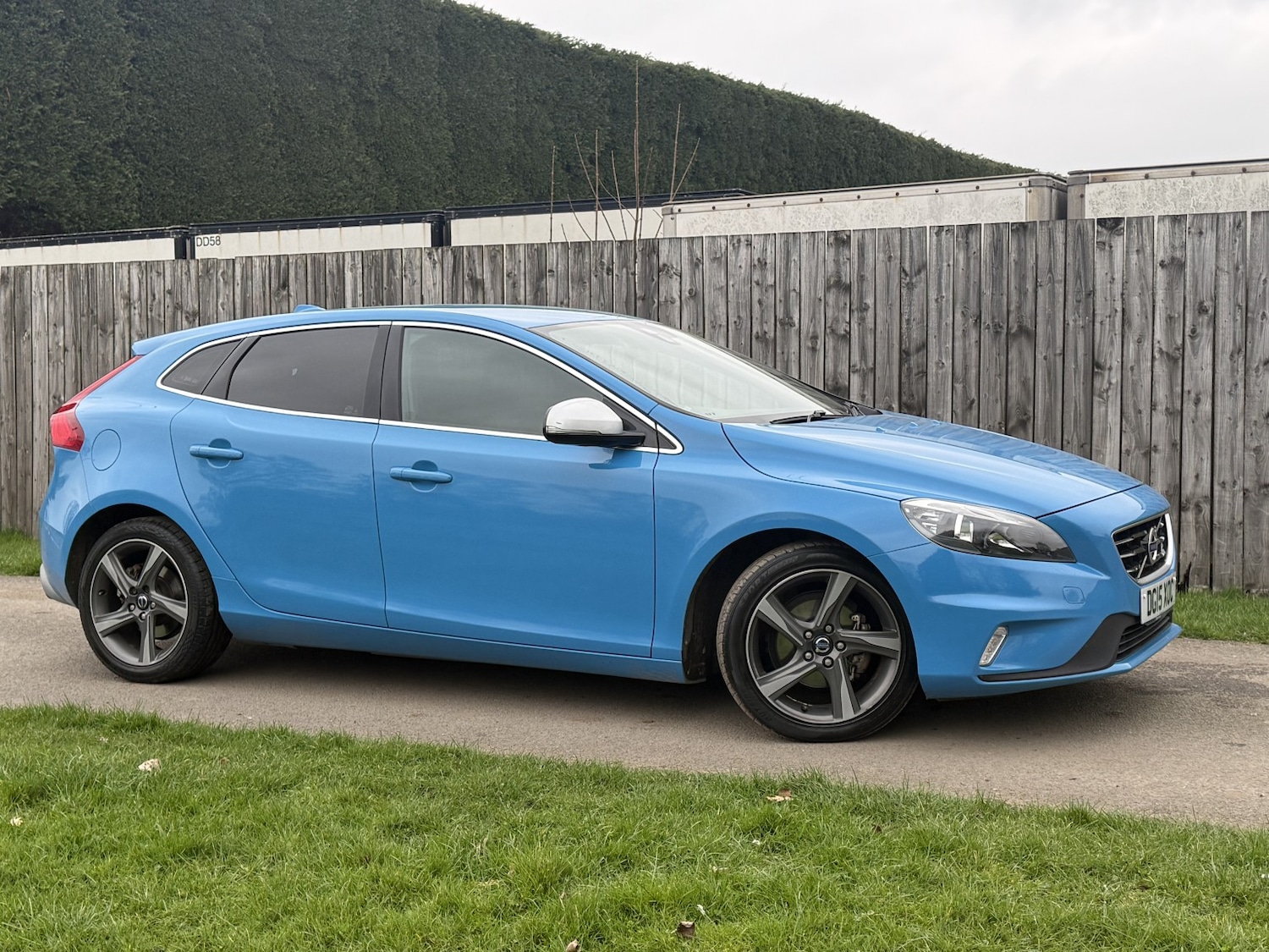 Used Volvo V40 2015 for sale - 77792826: Photo 6