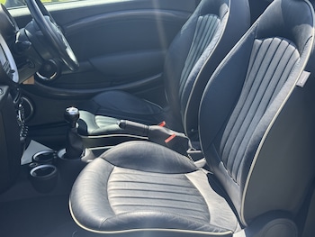 Used MINI Convertible 2011 for sale - 79335629: Photo