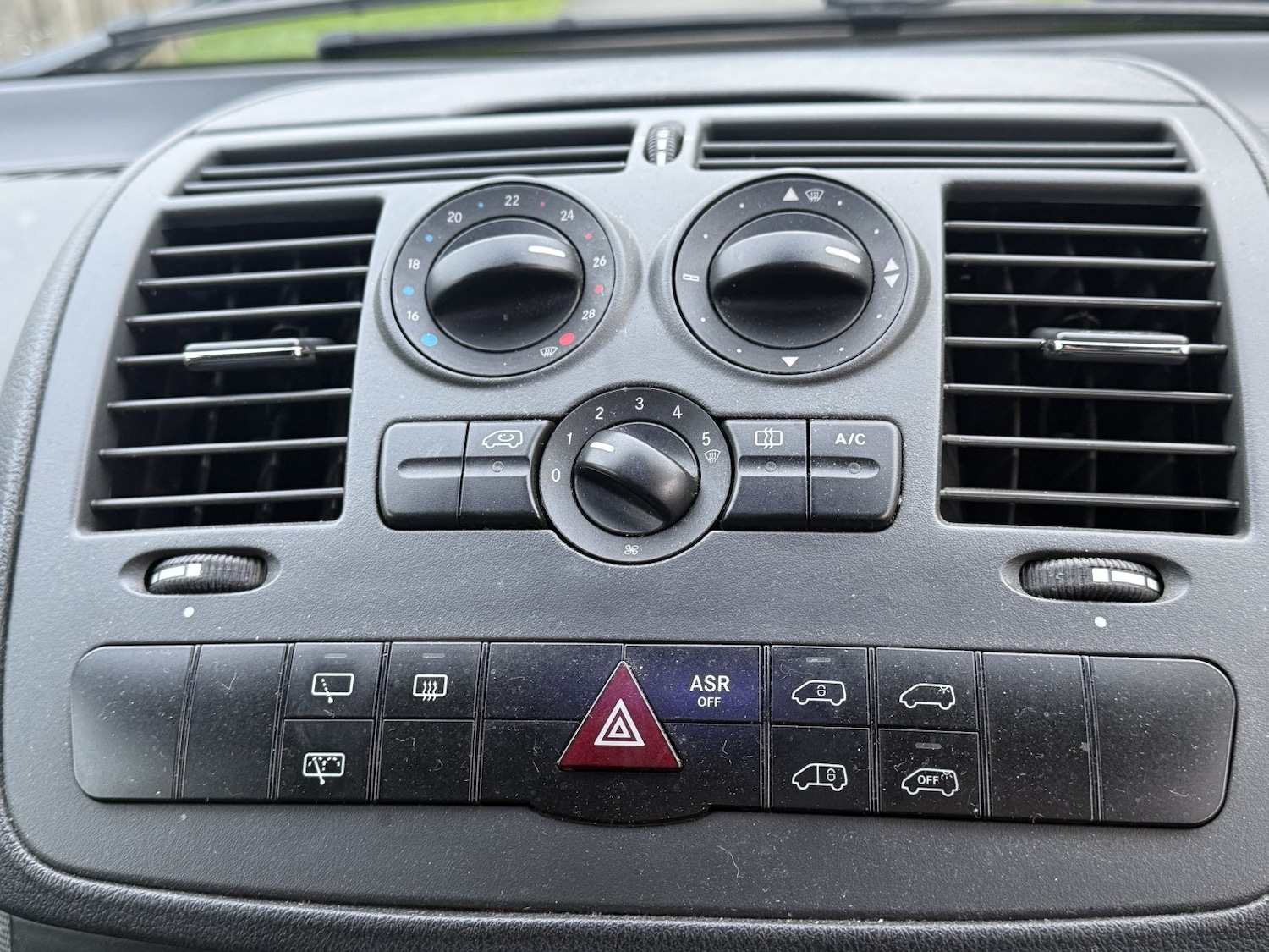 Used Mercedes-Benz Vito 2015 for sale - 77548269: Photo 17