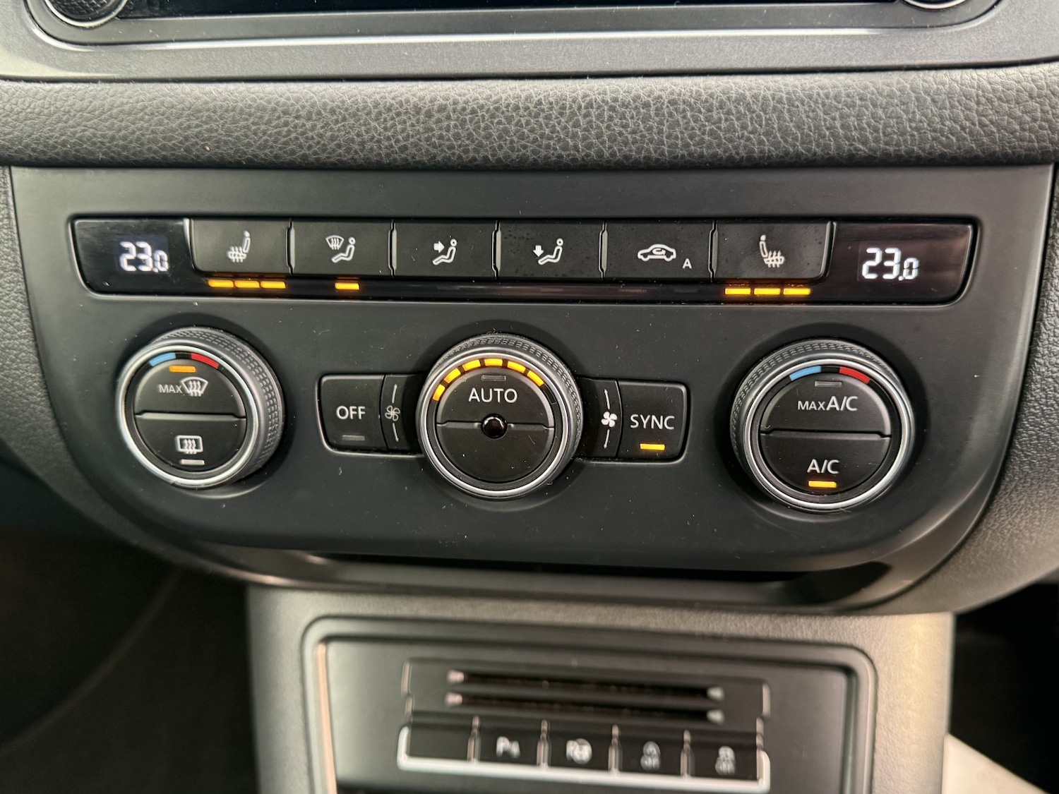 Used Volkswagen Tiguan 2015 for sale - 76986790: Photo 13