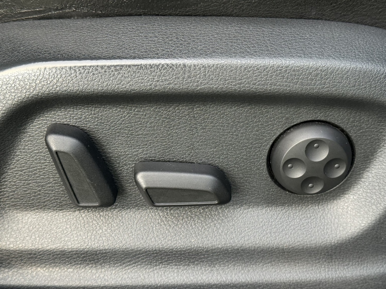 Used Volkswagen Tiguan 2015 for sale - 76986790: Photo 37