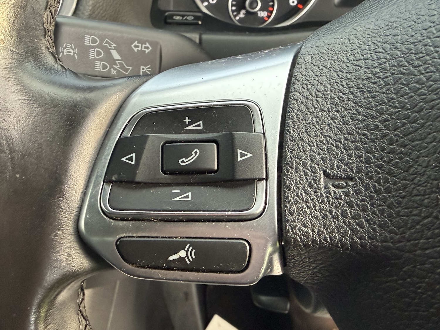 Used Volkswagen Tiguan 2015 for sale - 76986790: Photo 39