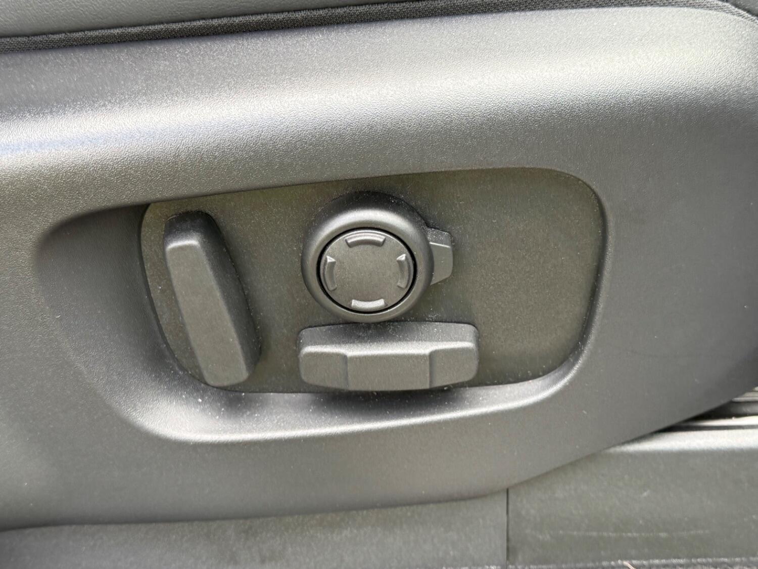 Used Land Rover Discovery 2023 for sale - 77140605: Photo 39