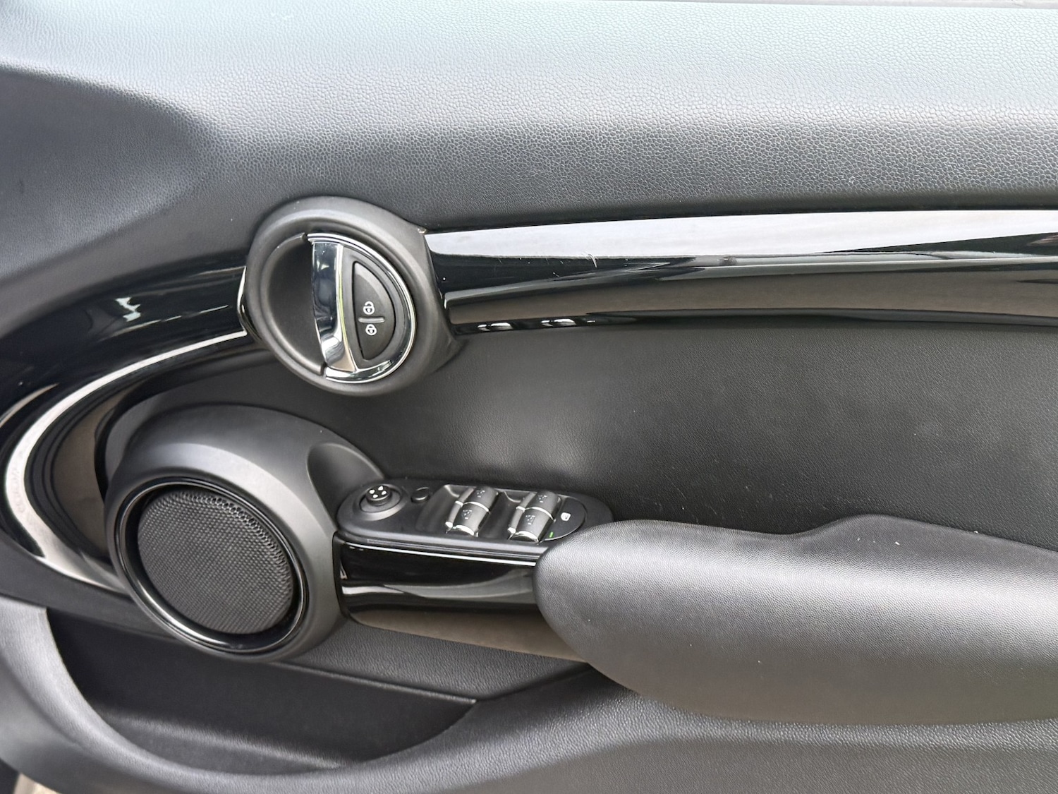 Used MINI Hatch 2017 for sale - 77836991: Photo 46