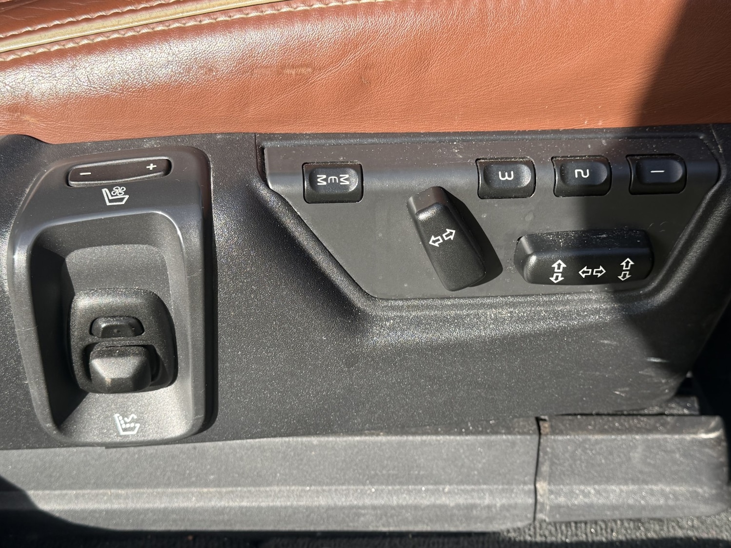 Used Volvo XC90 2010 for sale - 78045539: Photo 17