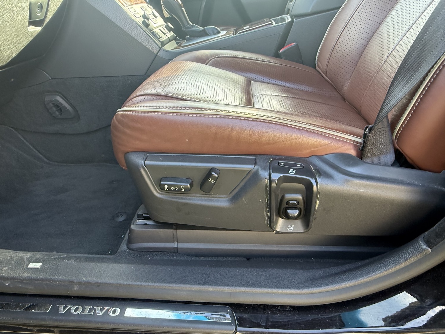 Used Volvo XC90 2010 for sale - 78045539: Photo 27