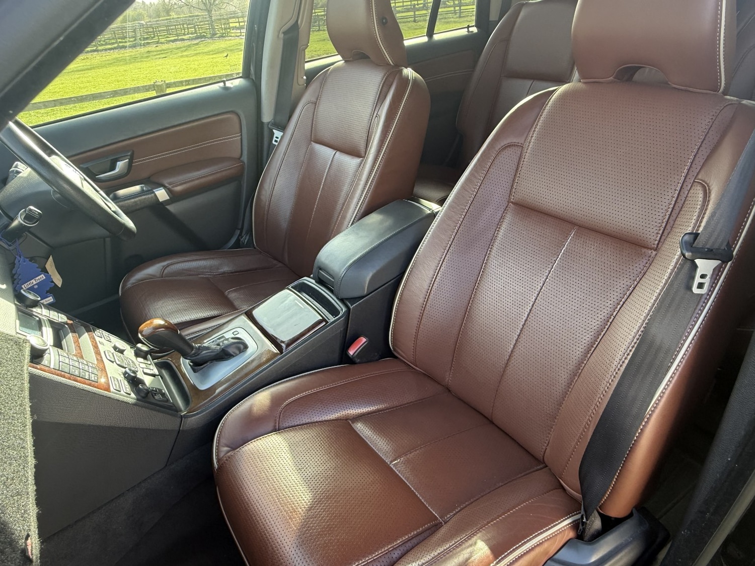 Used Volvo XC90 2010 for sale - 78045539: Photo 3