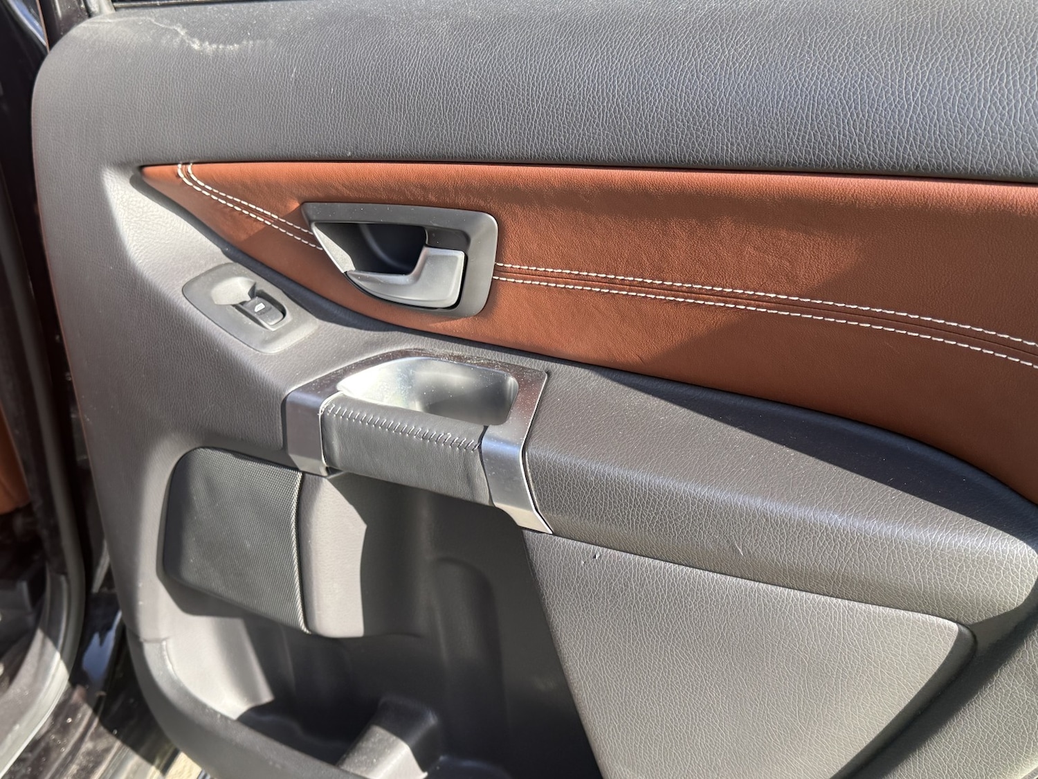 Used Volvo XC90 2010 for sale - 78045539: Photo 42