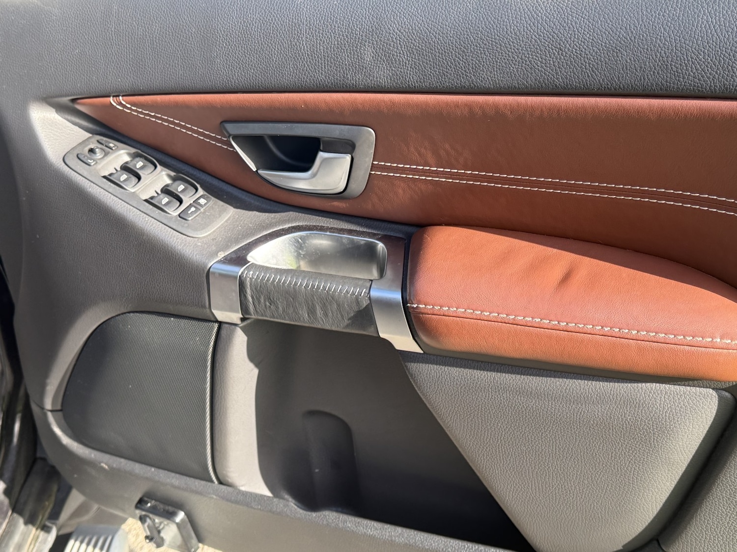 Used Volvo XC90 2010 for sale - 78045539: Photo 46