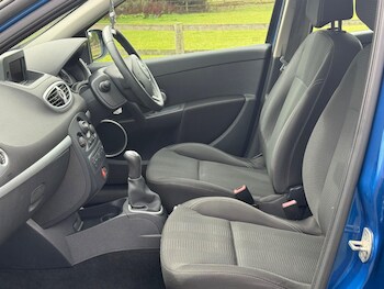 Used Renault Clio 2010 for sale - 75806570: Photo