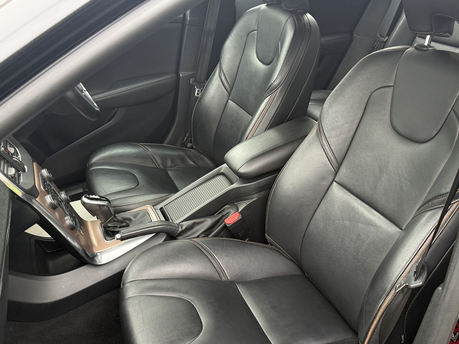 Used Volvo V40 2015 for sale - 77438417: Photo 11