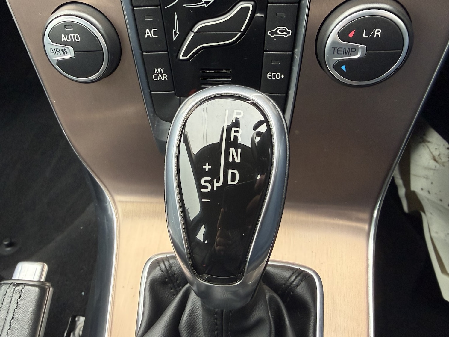 Used Volvo V40 2015 for sale - 77438417: Photo 13