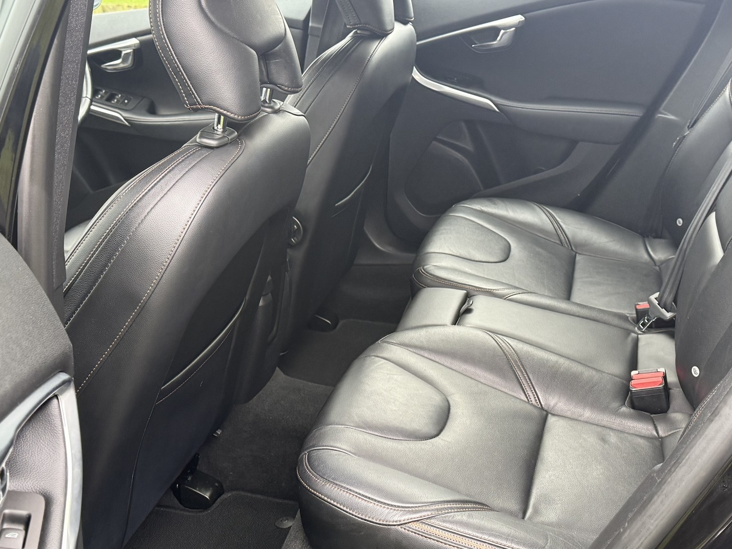 Used Volvo V40 2015 for sale - 77438417: Photo 15