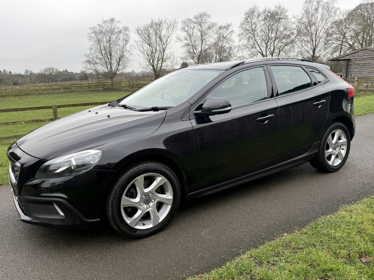 Used Volvo V40 2015 for sale - 77438417: Photo 4