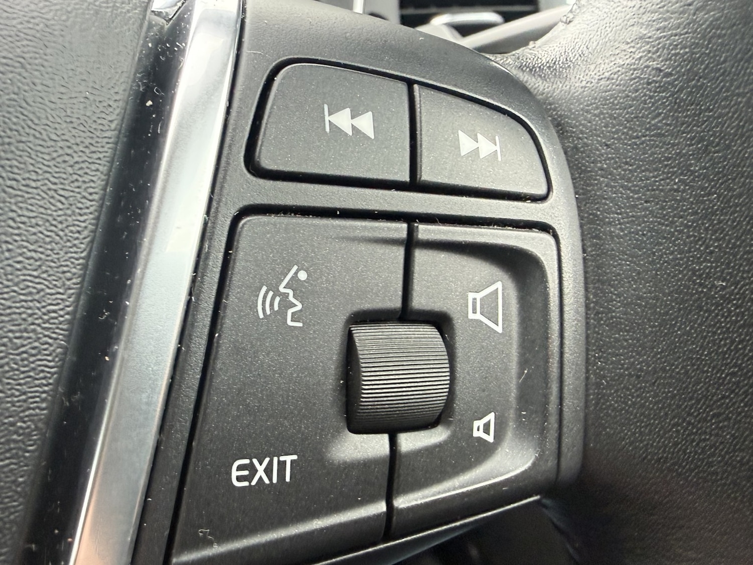 Used Volvo V40 2015 for sale - 77438417: Photo 44