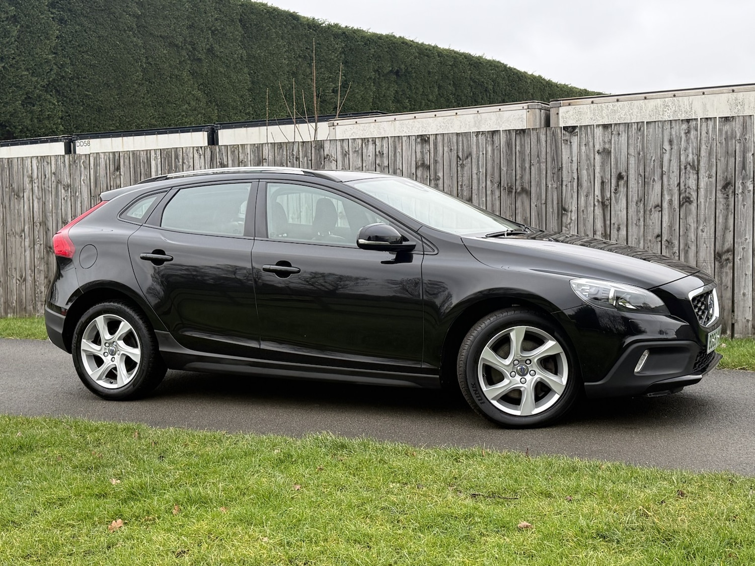 Used Volvo V40 2015 for sale - 77438417: Photo 6