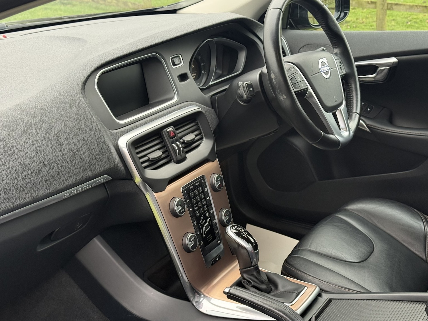 Used Volvo V40 2015 for sale - 77438417: Photo 9