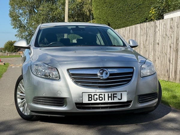 Used Vauxhall Insignia 2011 for sale - 76098760: Photo 1