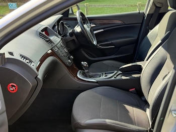 Used Vauxhall Insignia 2011 for sale - 76098760: Photo