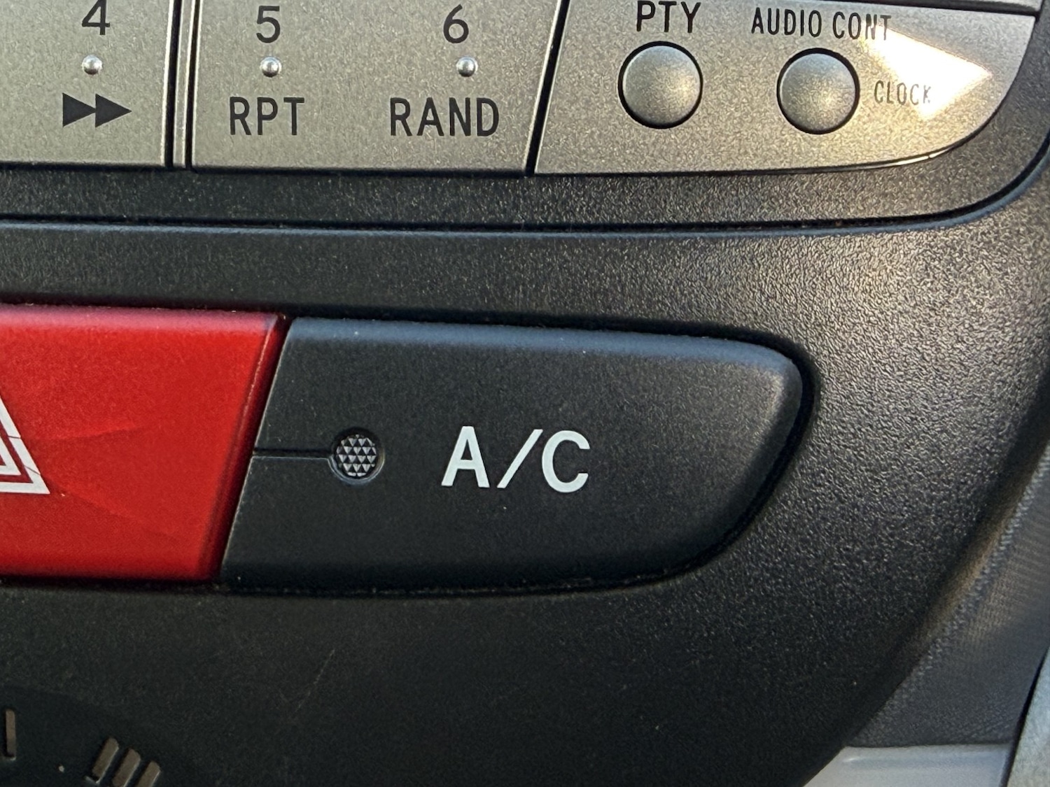 Used Peugeot 107 2011 for sale - 78018440: Photo 13