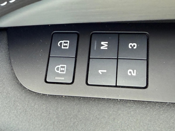 Used Land Rover Discovery 2023 for sale - 75539072: Photo 45