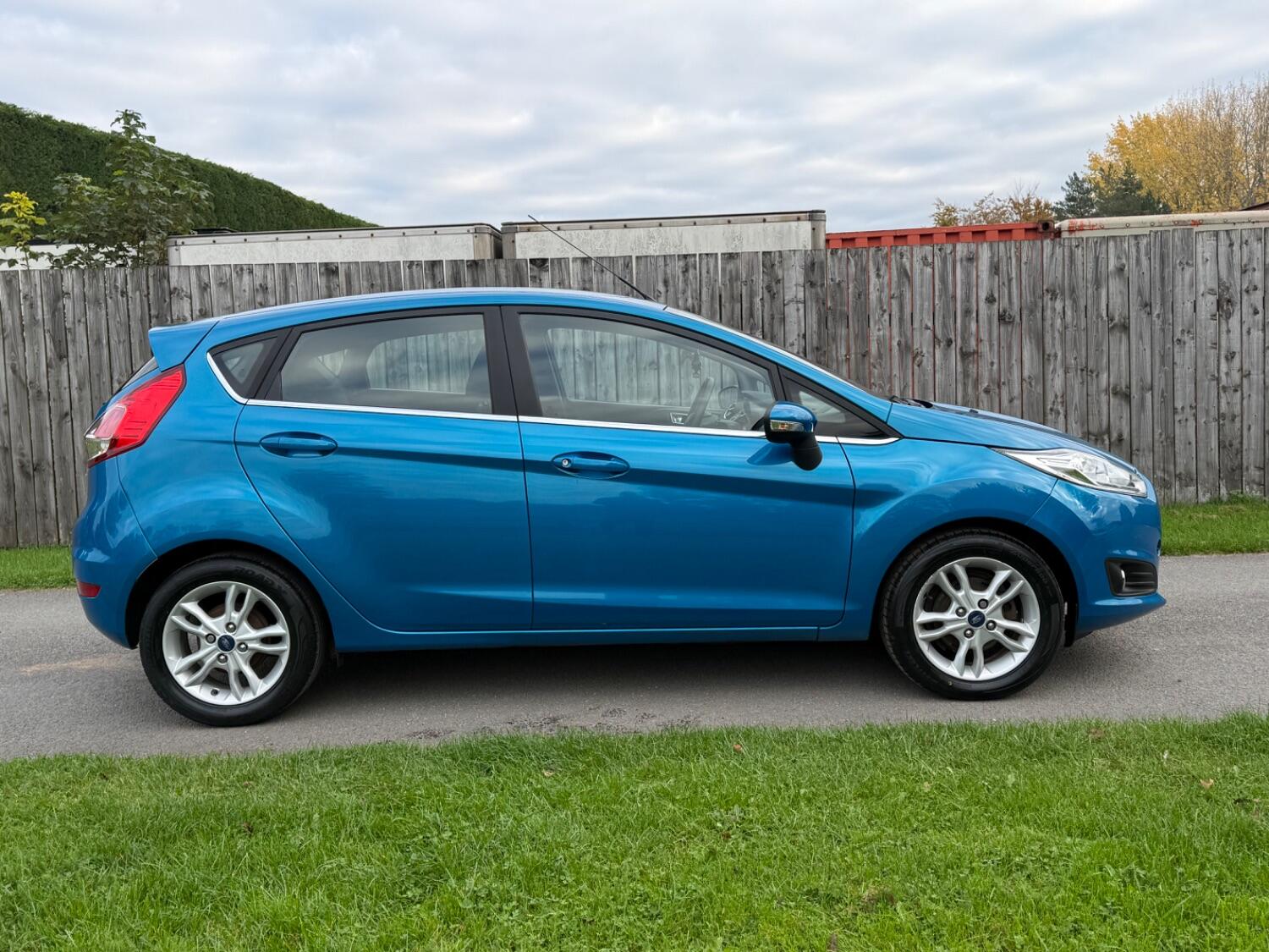 Used Ford Fiesta 2015 for sale - 76299064: Photo 13