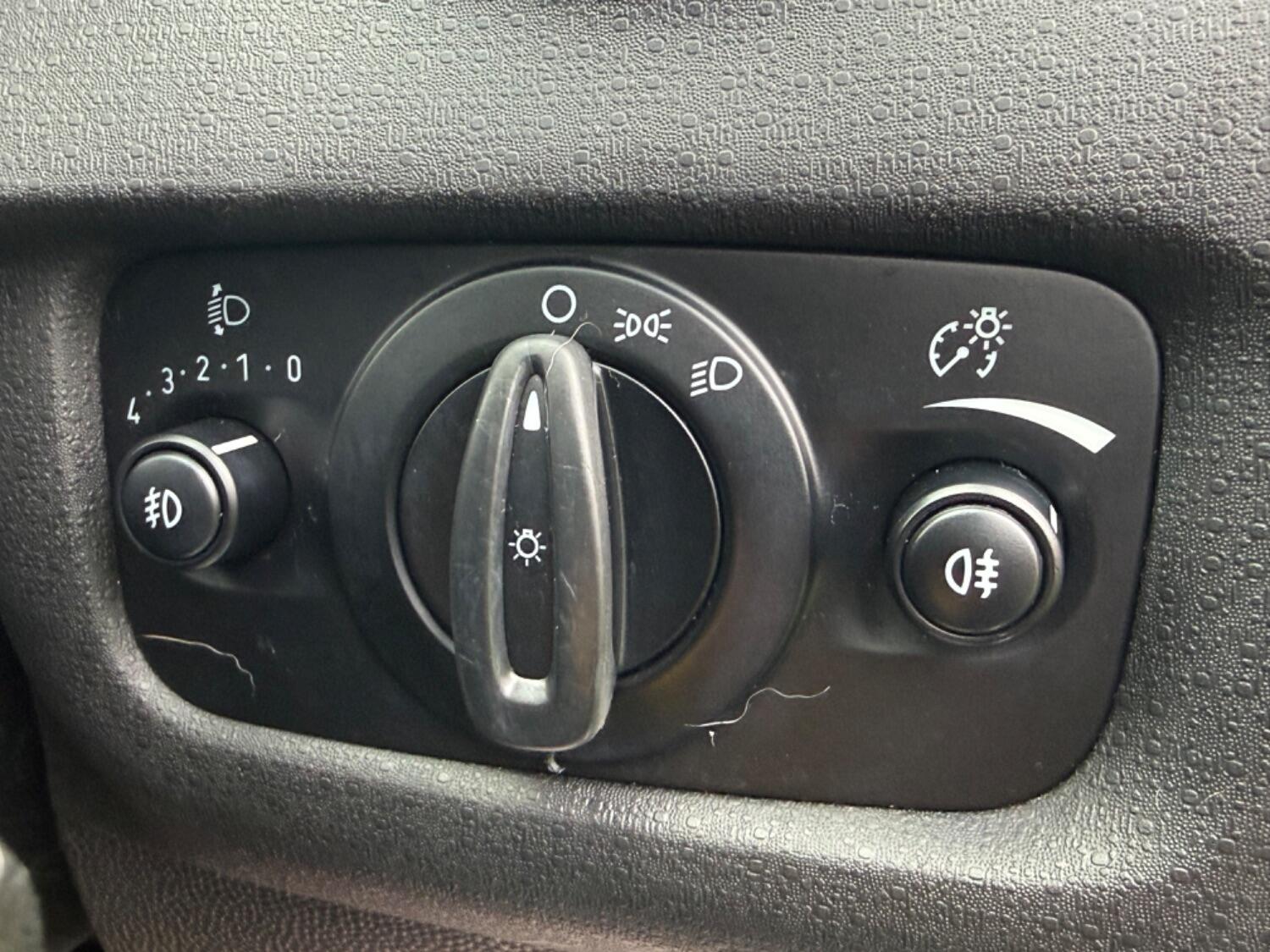 Used Ford Fiesta 2015 for sale - 76299064: Photo 24