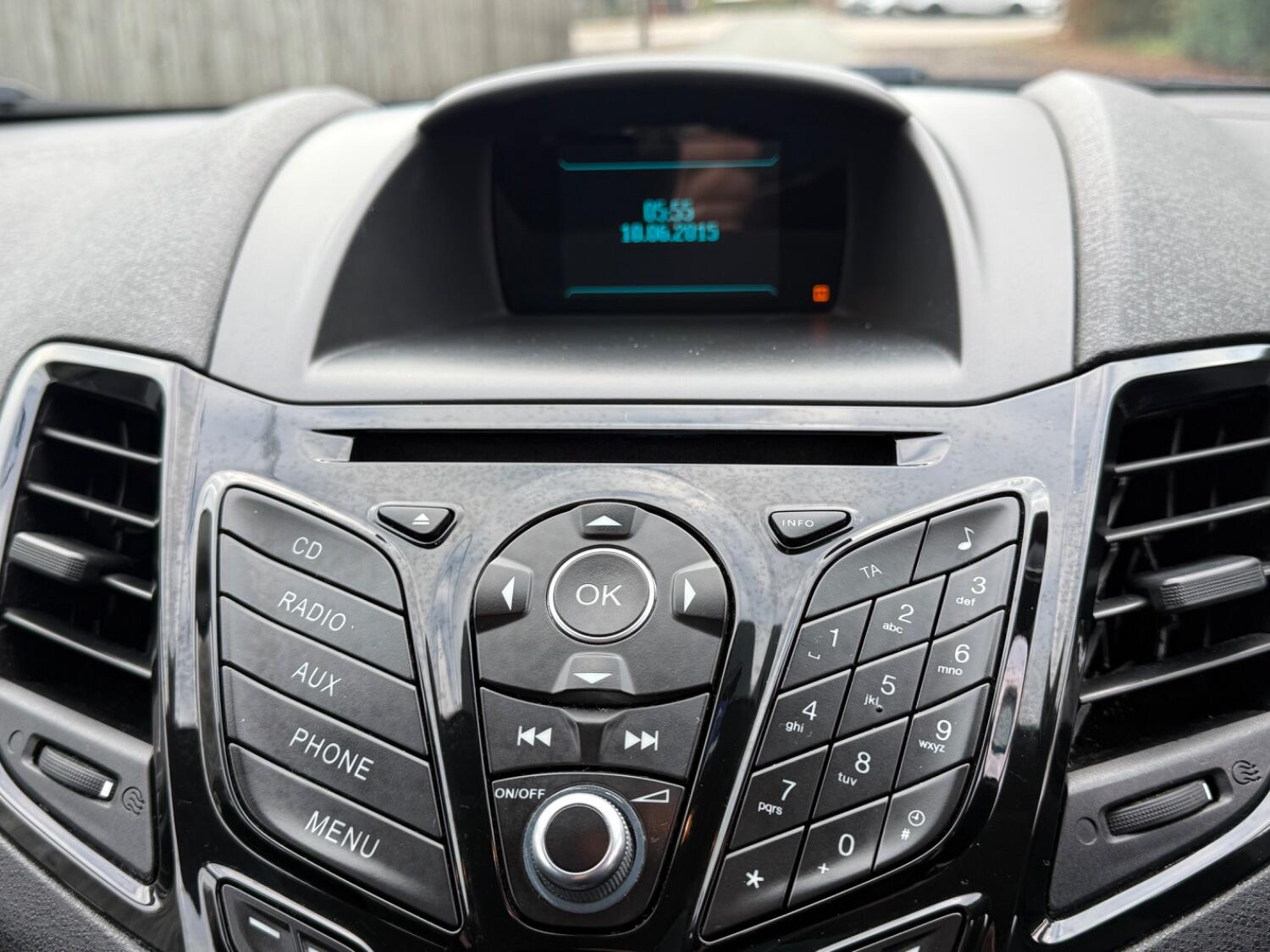Used Ford Fiesta 2015 for sale - 76299064: Photo 5