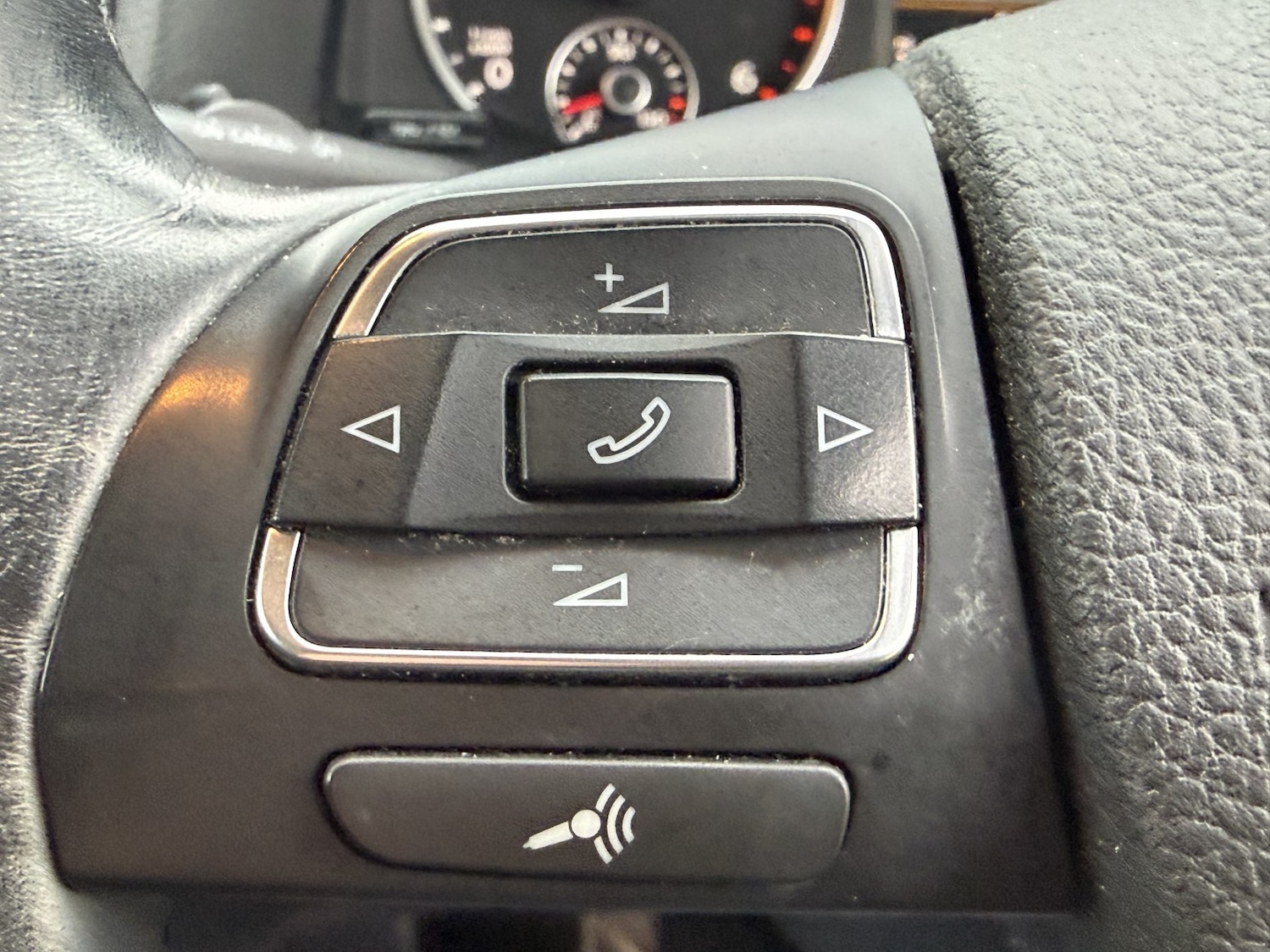 Used Volkswagen Tiguan 2015 for sale - 76859134: Photo 41