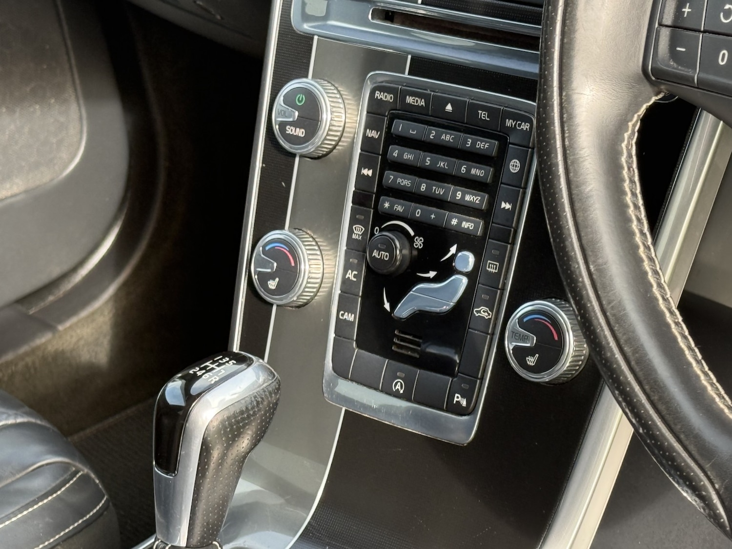 Used Volvo XC60 2015 for sale - 78077844: Photo 15