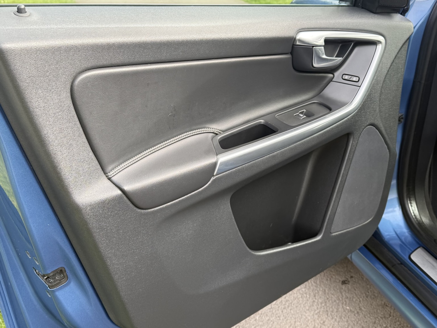 Used Volvo XC60 2015 for sale - 78077844: Photo 28