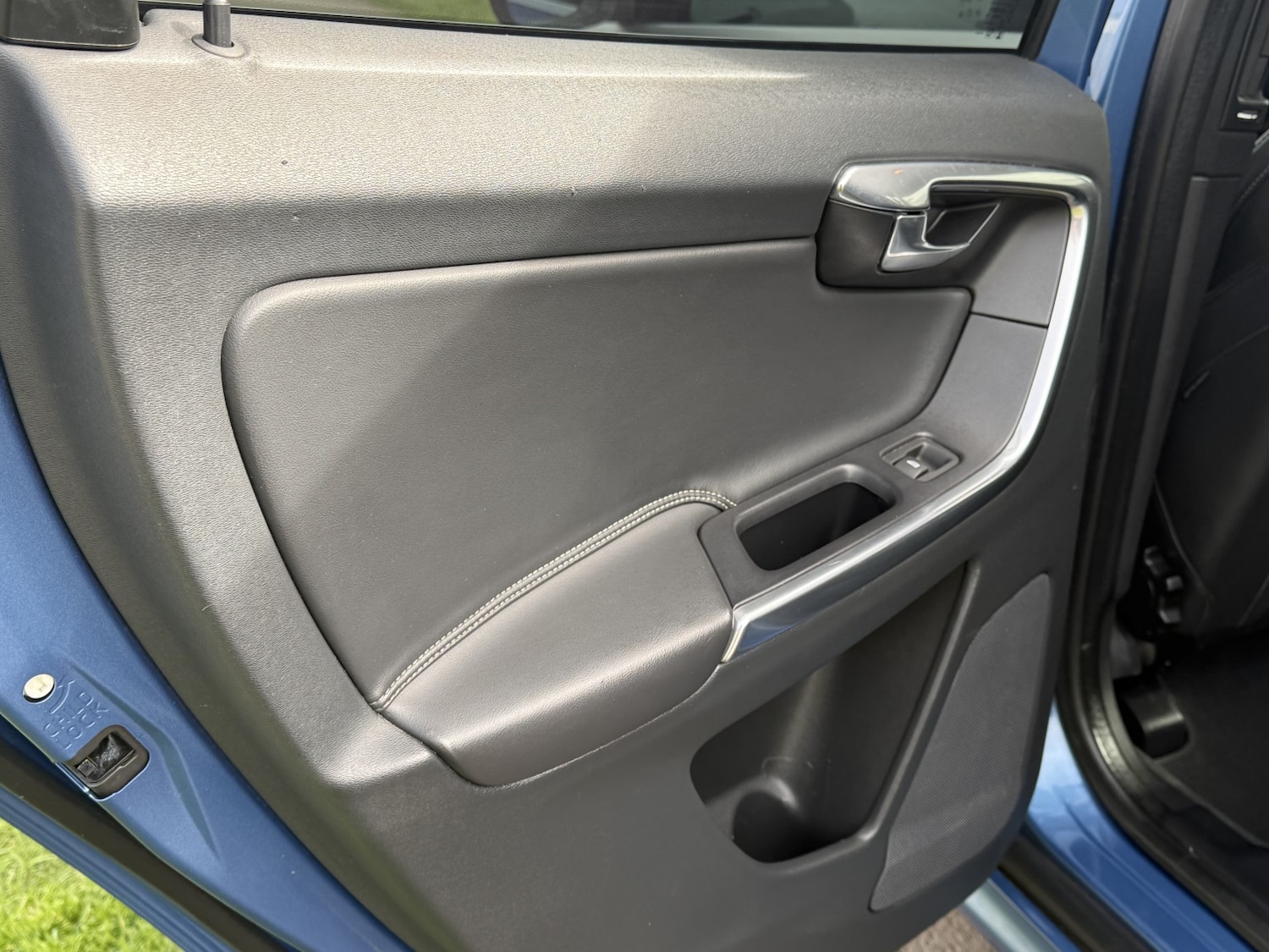 Used Volvo XC60 2015 for sale - 78077844: Photo 31