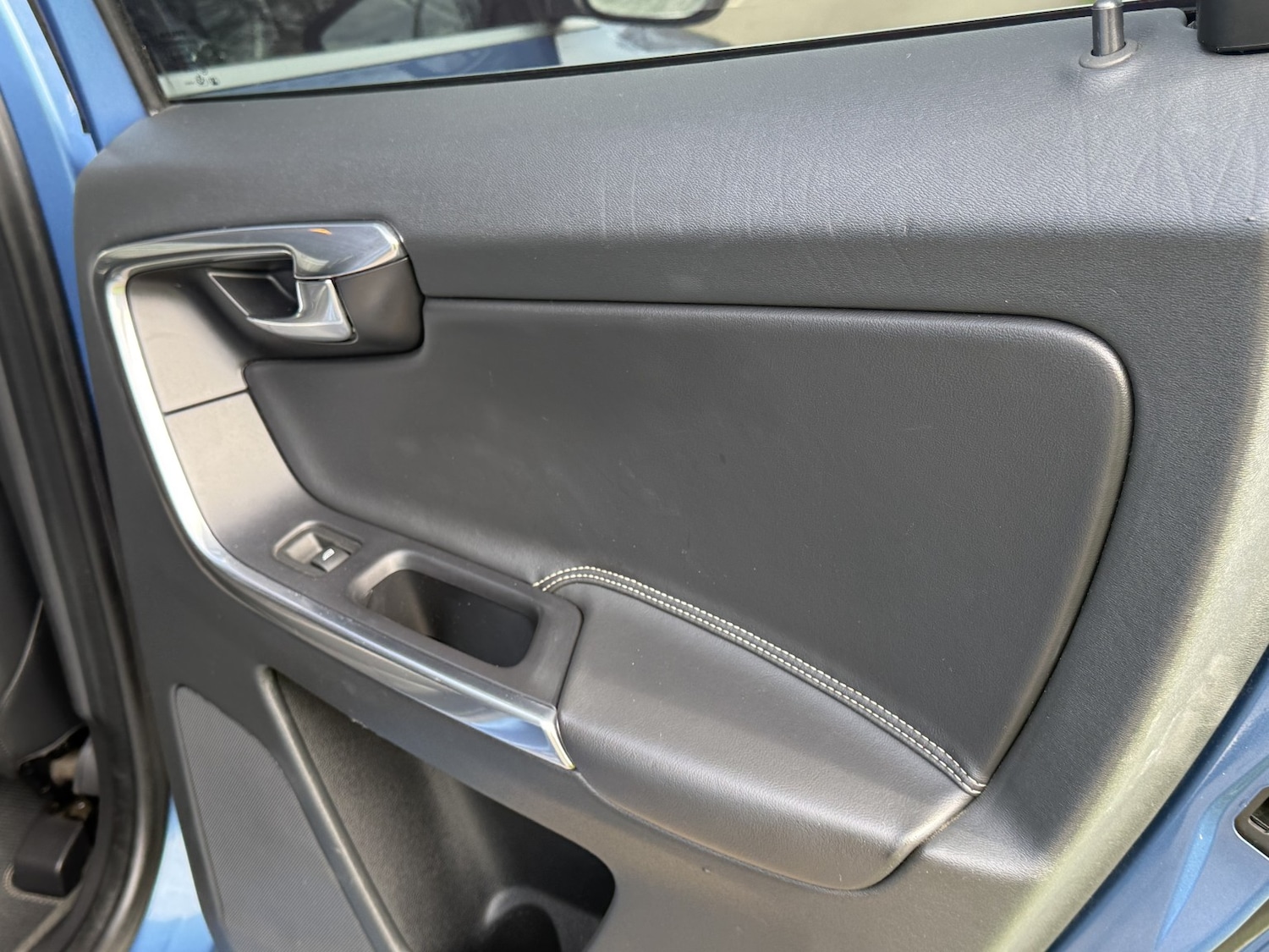 Used Volvo XC60 2015 for sale - 78077844: Photo 37