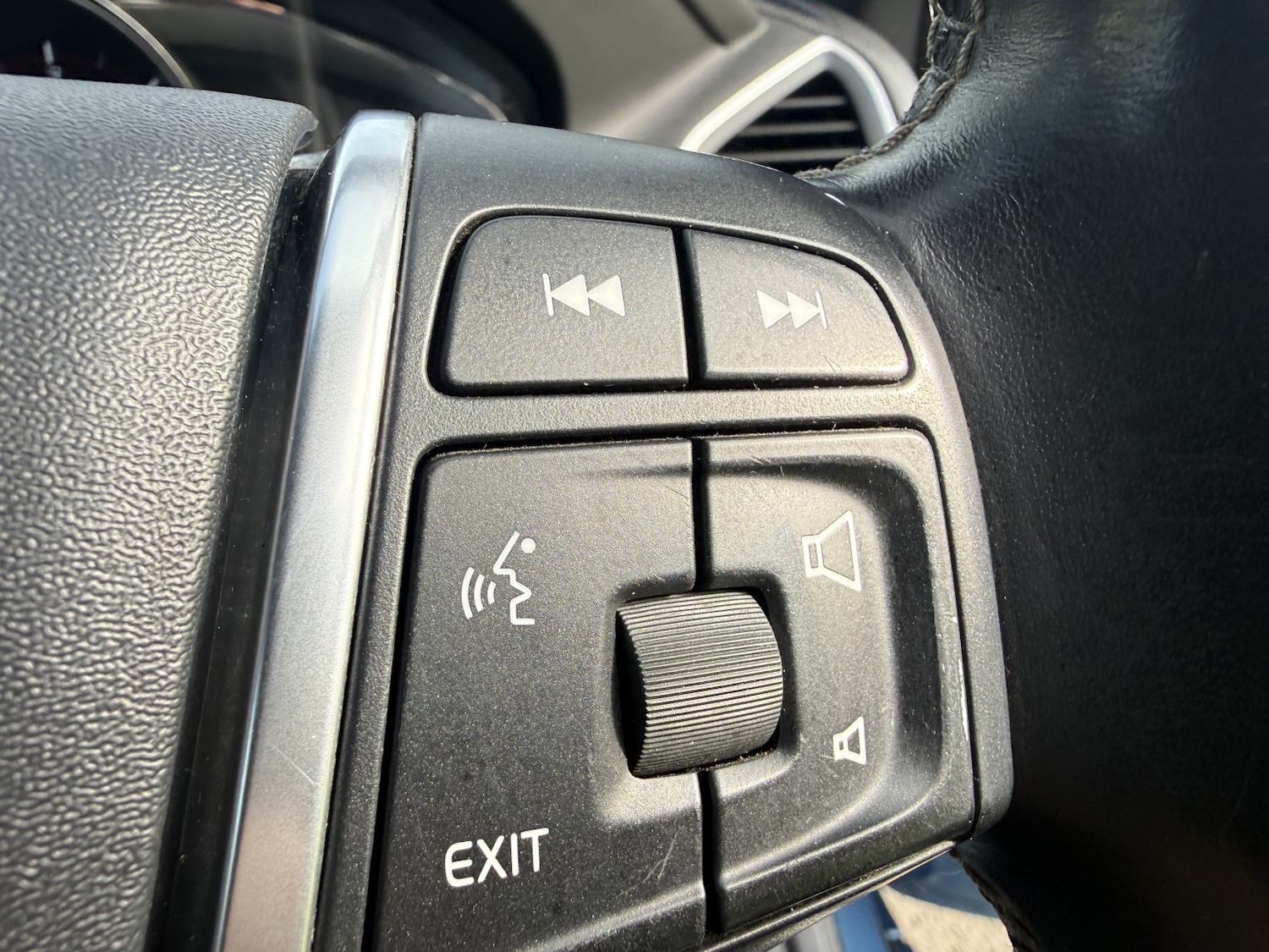 Used Volvo XC60 2015 for sale - 78077844: Photo 44