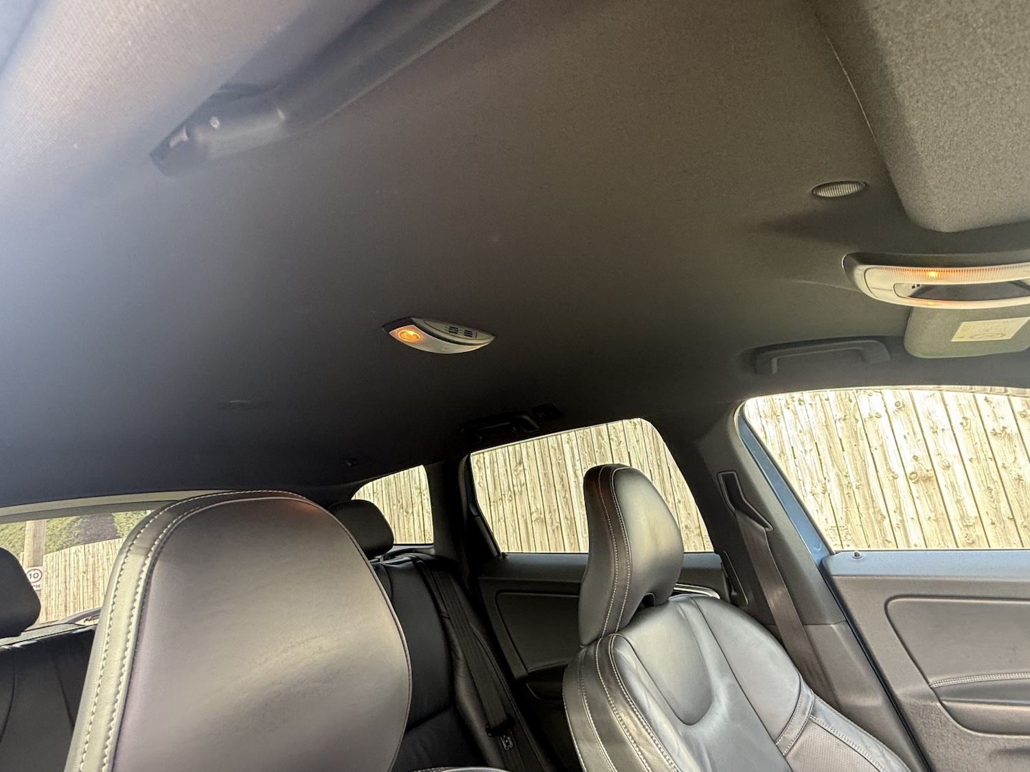 Used Volvo XC60 2015 for sale - 78077844: Photo 47