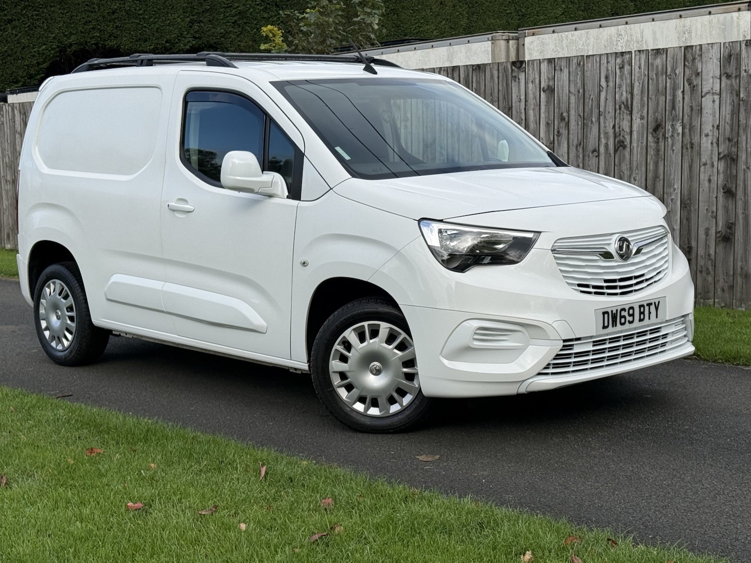 Used Vauxhall Combo 2020 for sale - 76407508: Photo 2