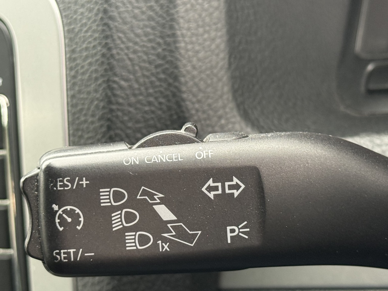 Used Volkswagen Scirocco 2011 for sale - 78112174: Photo 38