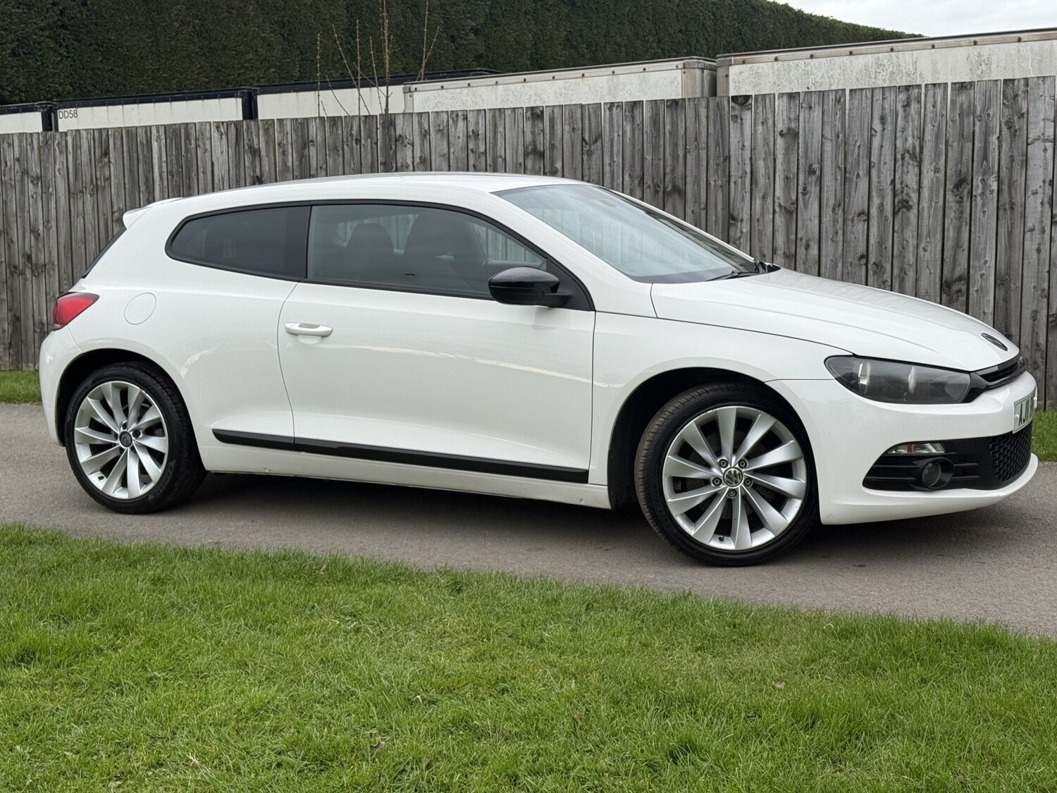 Used Volkswagen Scirocco 2011 for sale - 78112174: Photo 8