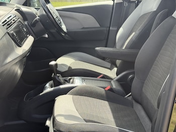 Used Citroen Grand C4 Picasso 2015 for sale - 79104979: Photo