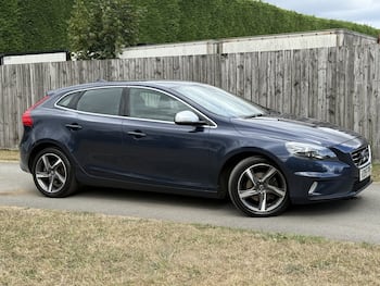 Used Volvo V40 2015 for sale - 79575506: Photo