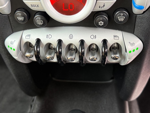 Used MINI Hatch 2010 for sale - 76237140: Photo 18