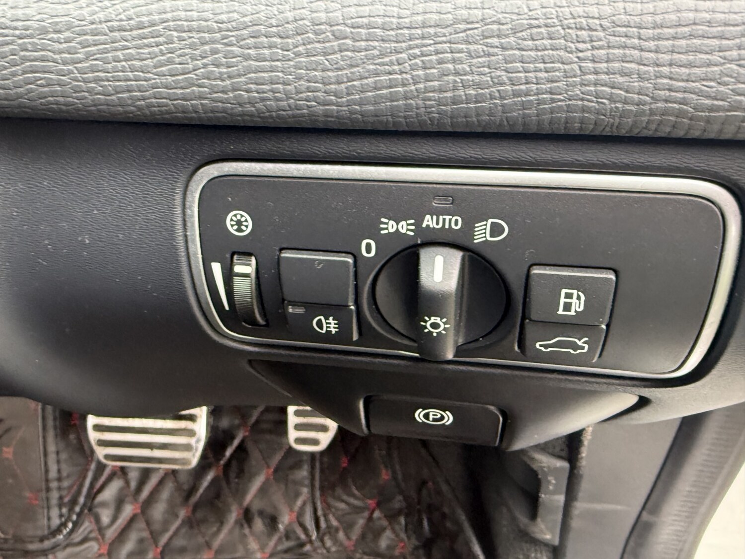 Used Volvo XC60 2016 for sale - 77792825: Photo 32