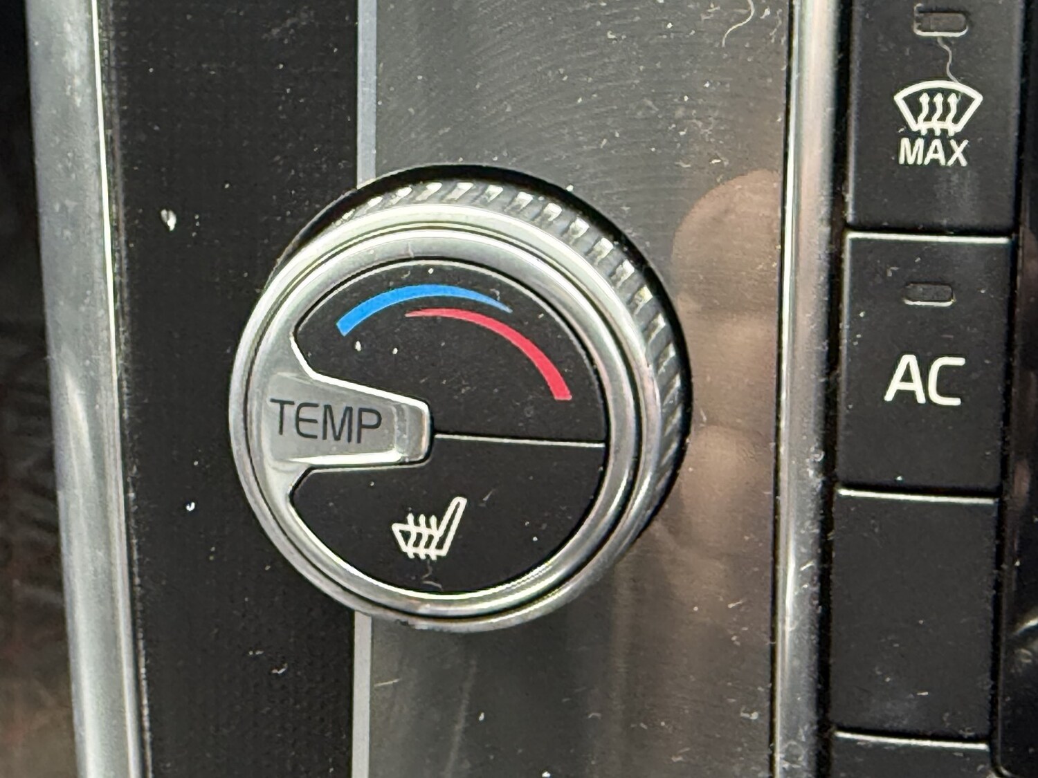 Used Volvo XC60 2016 for sale - 77792825: Photo 37