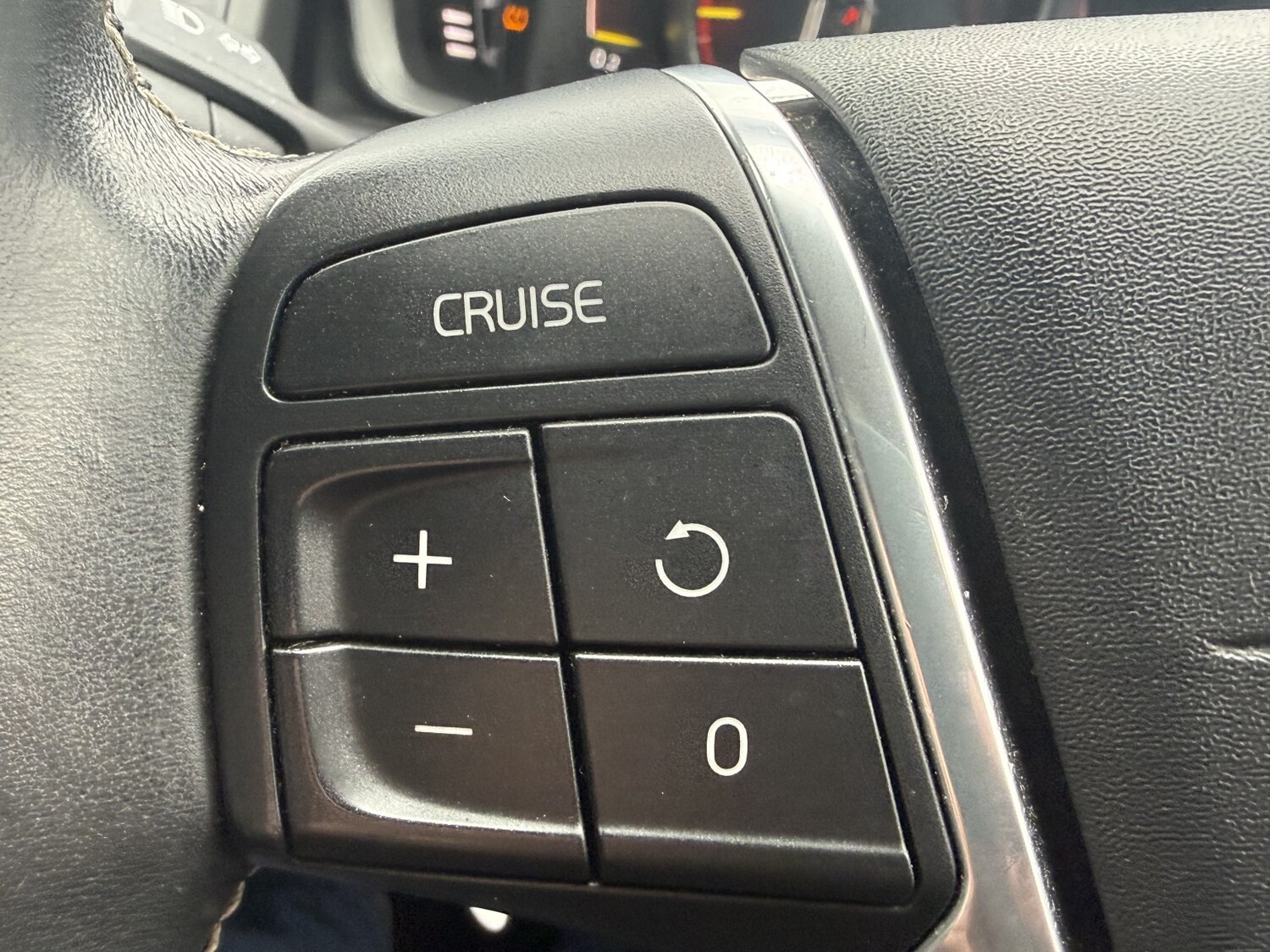 Used Volvo XC60 2016 for sale - 77792825: Photo 40