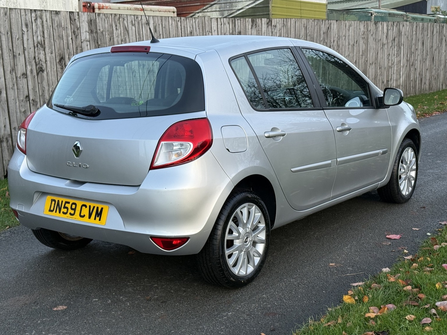 Used Renault Clio 2009 for sale - 76699231: Photo 10