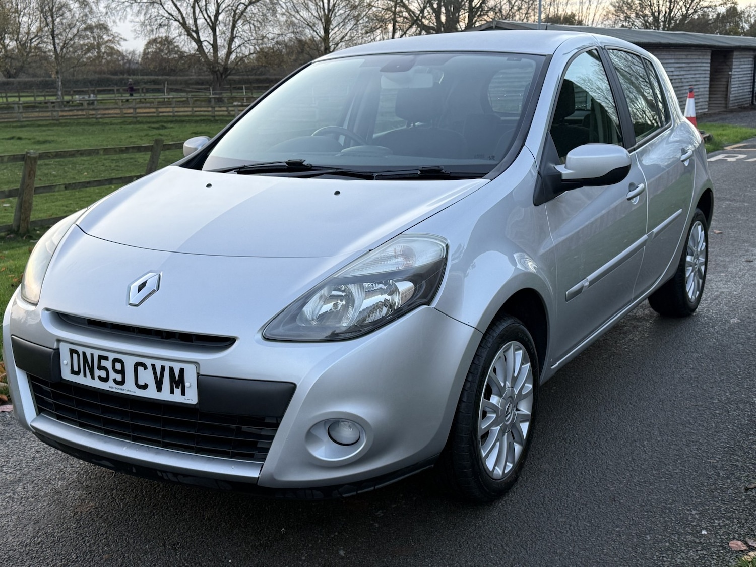 Used Renault Clio 2009 for sale - 76699231: Photo 24